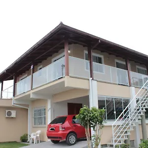 https://apartamento-na-praia-do-santinho.santa-catarina-brasil.com