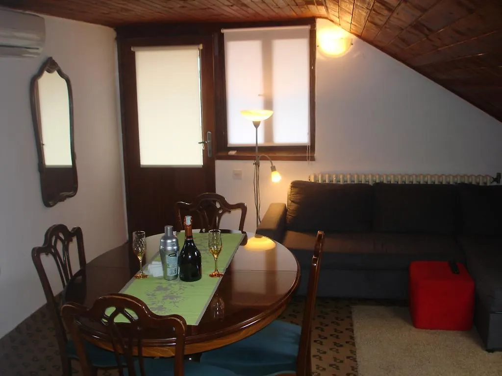 Apartmani Dominik Zadar 0*,